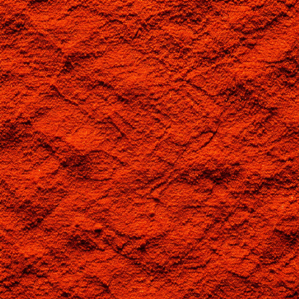 Especiaria em pó para dar cor, aroma e sabor a carnes, legumes, molhos e marinadas.